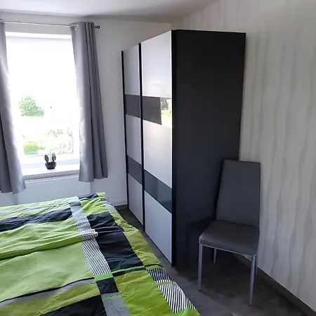 Daire Traeumen Am Kamin