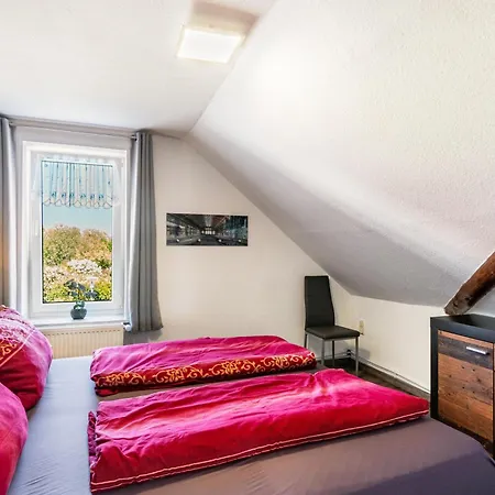 Daire Traeumen Am Kamin